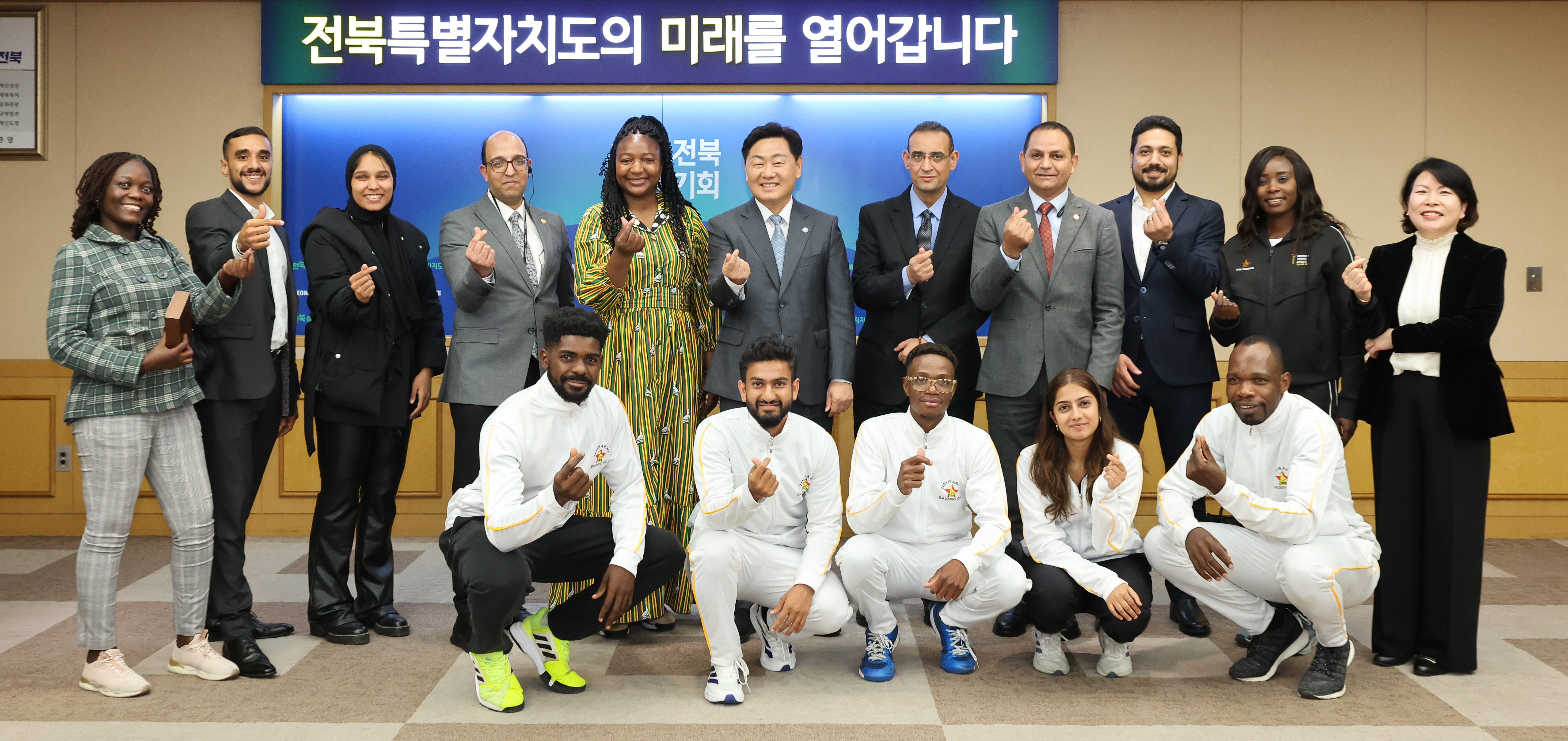 " 迡 ˸" ī  ,  ۷ι ȫ