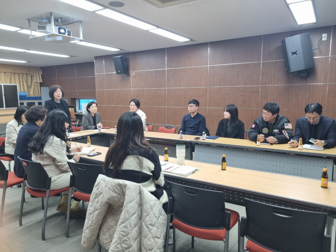 ȯ濬,  ؾ 긮     ȸ 