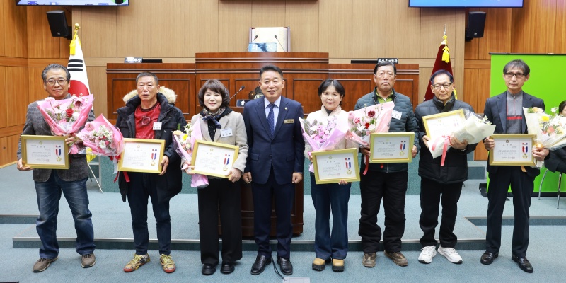 ξȱȸ,  弱 ΰ,  9 ǥâ 